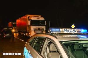 radiowozy i ciężarówki