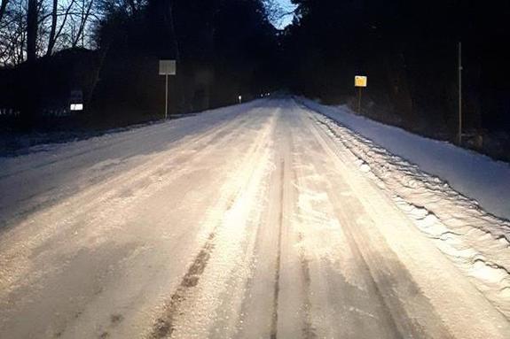 Zimowe warunki na drogach- zachowaj szczególną ostrożność