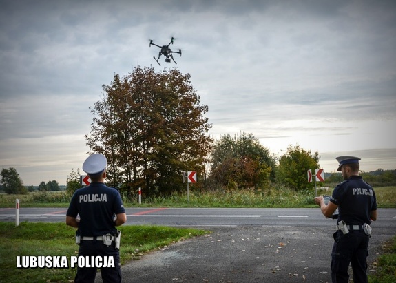 Działania z dronem w trosce o bezpieczeństwo podróżnych