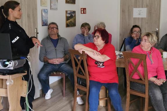 Seniorze dbaj o swoje bezpieczeństwo i nie daj się oszukać