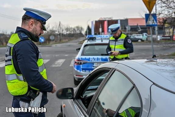 Pracowity świąteczny weekend lubuskich policjantów na drogach